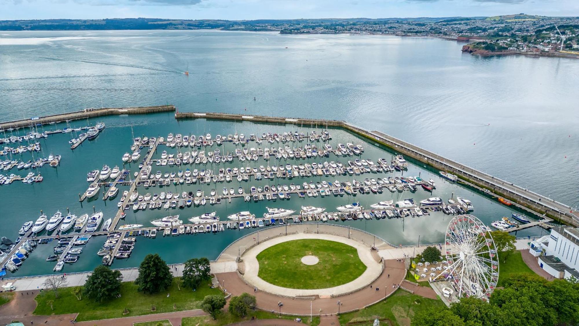 Ferienwohnung Harbour Breeze - Contemporary Waterside Bolthole On Torquay'S Iconic Marina Exterior foto